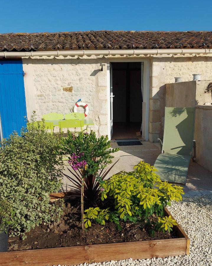 Moulin De Mauzac Bed & Breakfast Saint-Just-Luzac Bagian luar foto